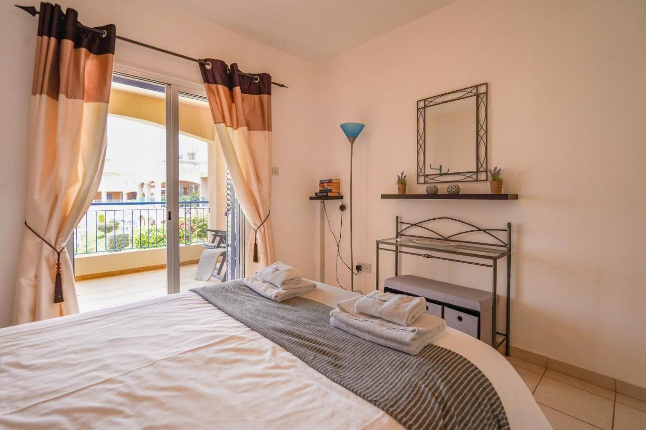 Resitour - Regina Gardens Daire Pafos Dış mekan fotoğraf