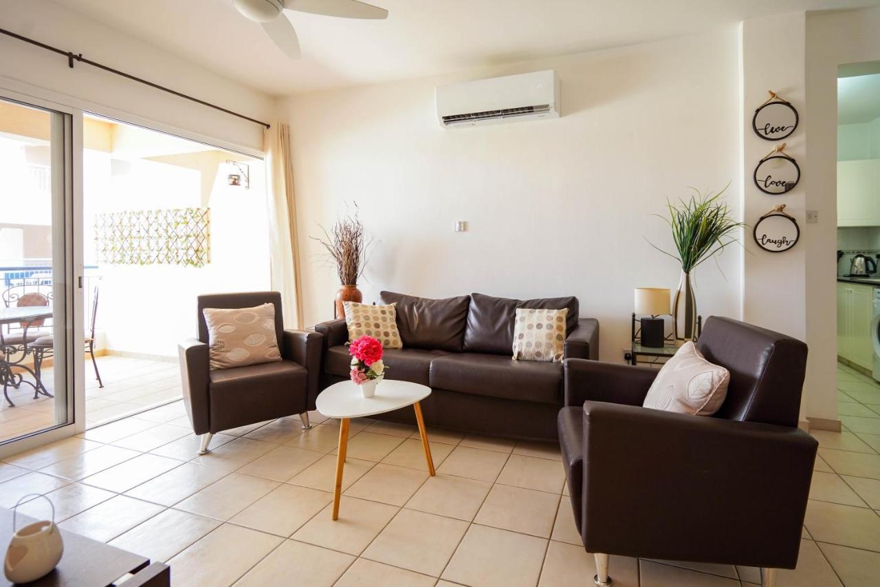 Resitour - Regina Gardens Daire Pafos Dış mekan fotoğraf